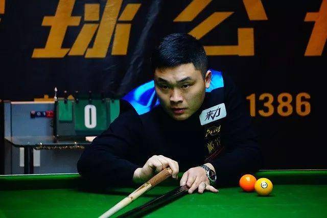 用板凳上的 用板凳上的